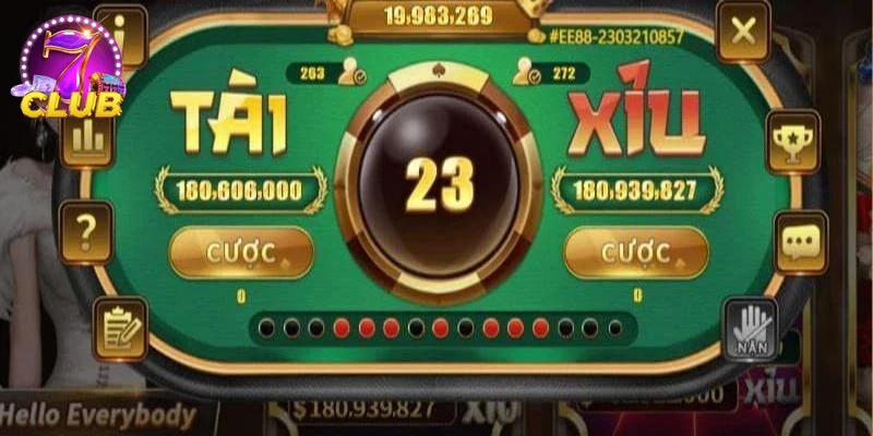 Người chơi trải nghiệm cảm giác hồi hộp khi lắc xúc xắc tài xỉu